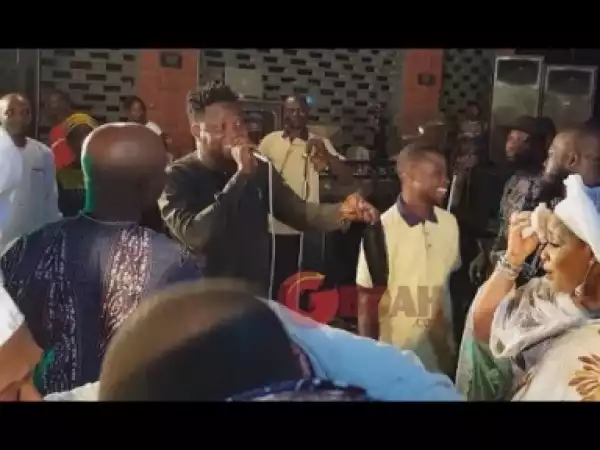 Video: Omo Banke Storms The Stage Ask Drummers To Free Style  For Yomi Fabiyi